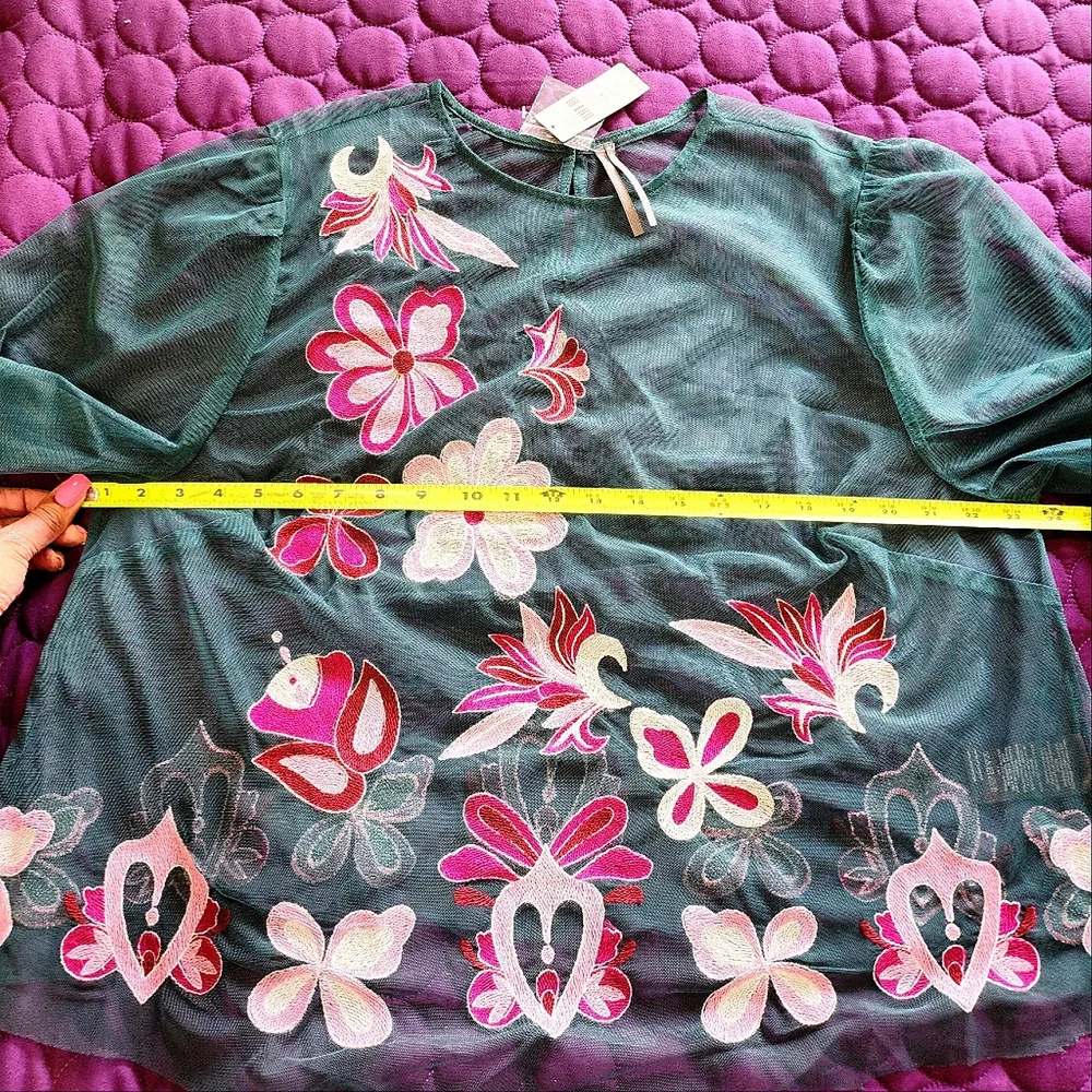 NWT By Anthropologie Long-Sleeve Embroidered Cropped Mesh Top Size 1X - Picture 10 of 16